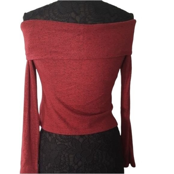 Popular 21 Red Off the Shoulder Sweater - Picture 4 of 10